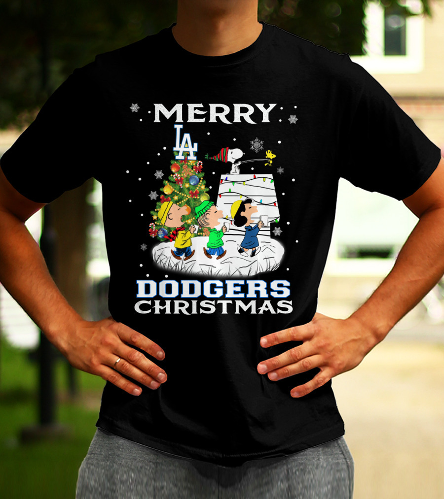 Merry Dodgers Christmas Snoopy And Friends Celebrate With La Dodgers Theme T-Shirt