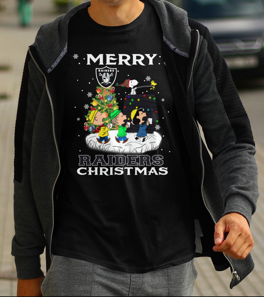 Merry Raiders Christmas For Snoopy Fans T-Shirt
