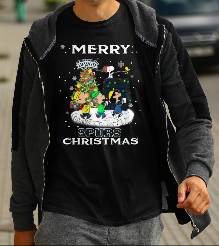 Merry San Antonio Spurs Christmas Snoopy And Peanuts Caroling T-Shirt