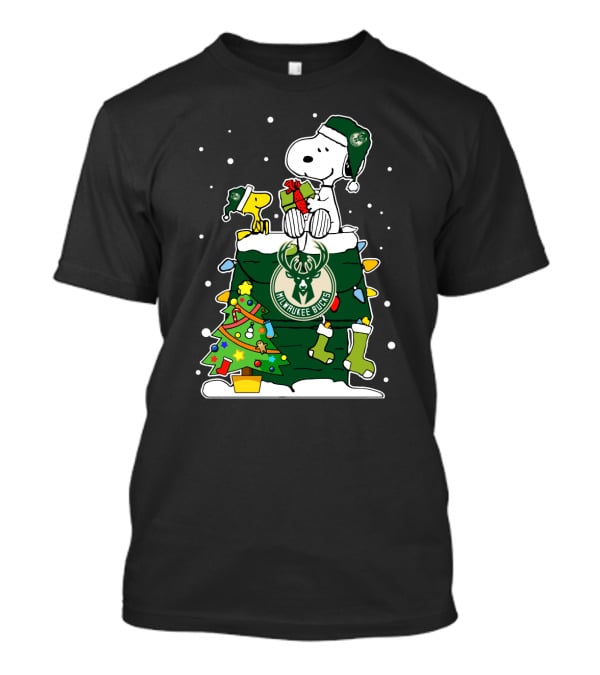 Milwaukee Bucks Snoopy And Woodstock Christmas Scene T-Shirt