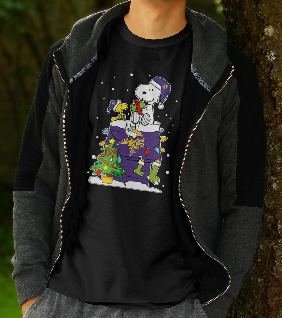Minnesota Vikings Snoopy Christmas Cheer T-Shirt