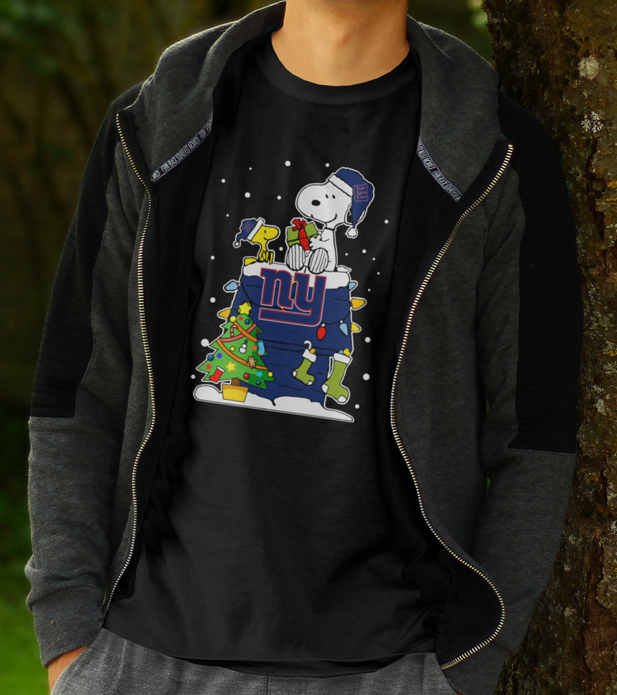 New York Giants Snoopy Christmas Peanuts Winter Football T-Shirt