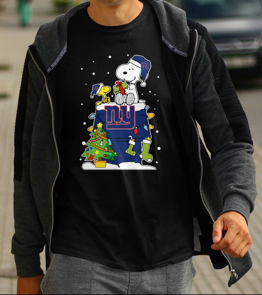New York Giants Snoopy Christmas Peanuts Winter Football T-Shirt