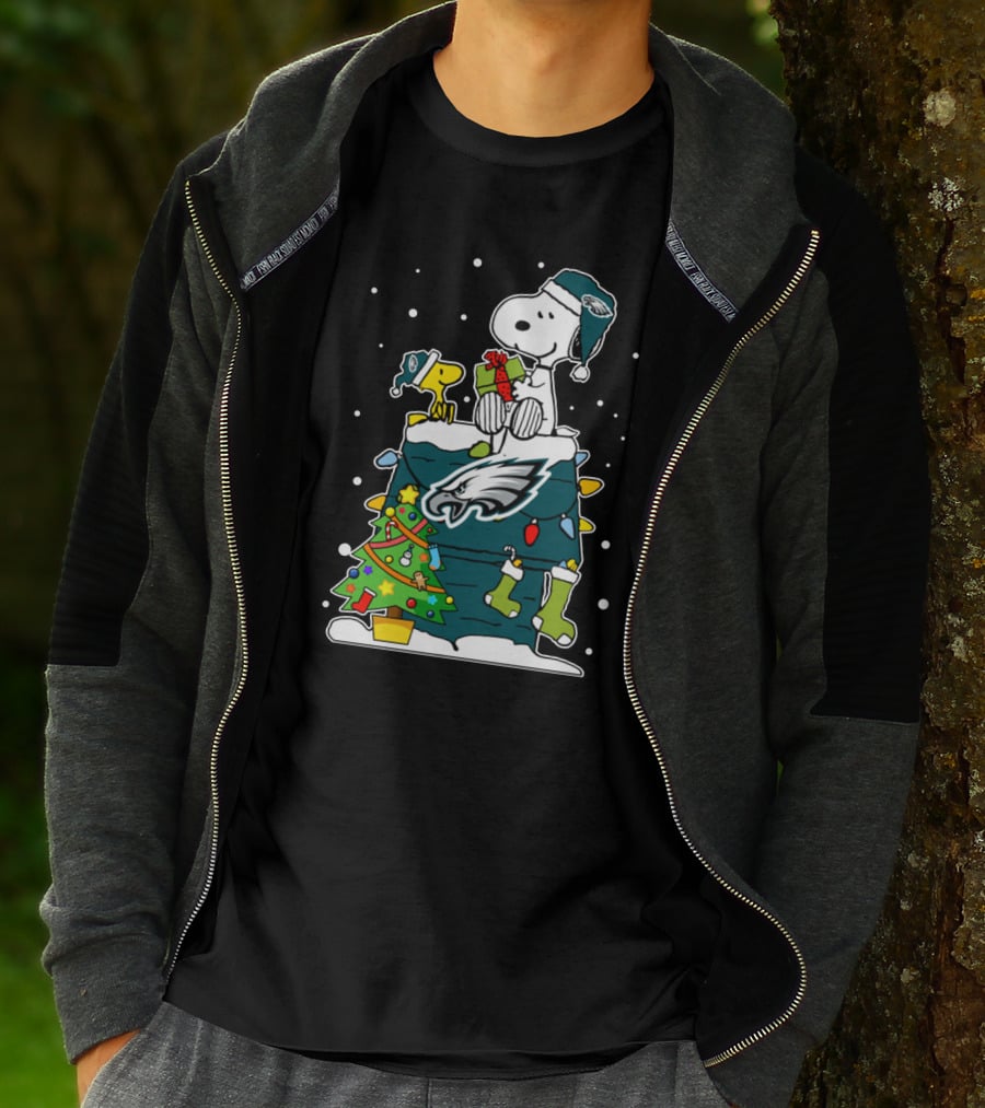 Philadelphia Eagles Christmas Snoopy And Woodstock Football Fan T-Shirt