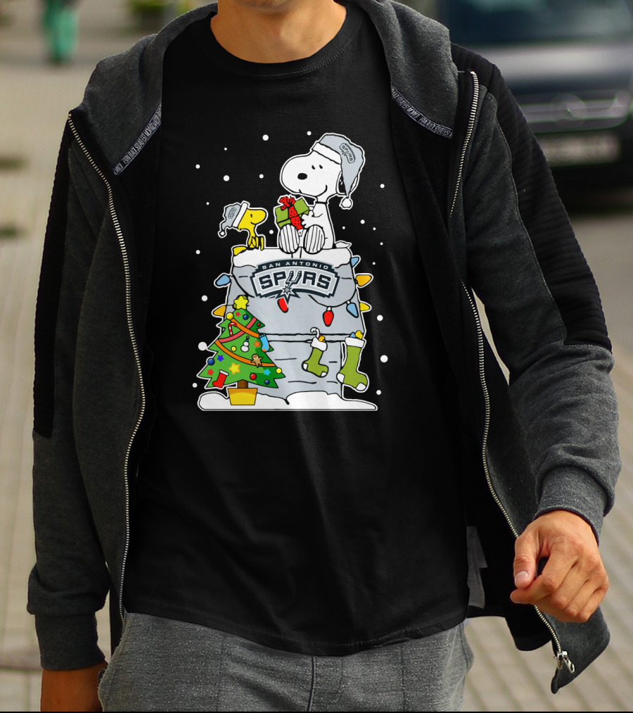 San Antonio Spurs Snoopy Christmas Peanuts Fans T-Shirt