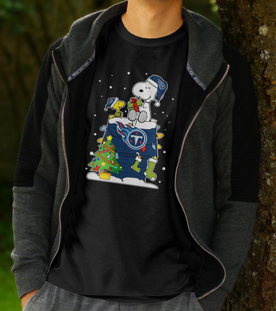 Snoopy And Woodstock Celebrate Tennessee Titans Christmas T-Shirt