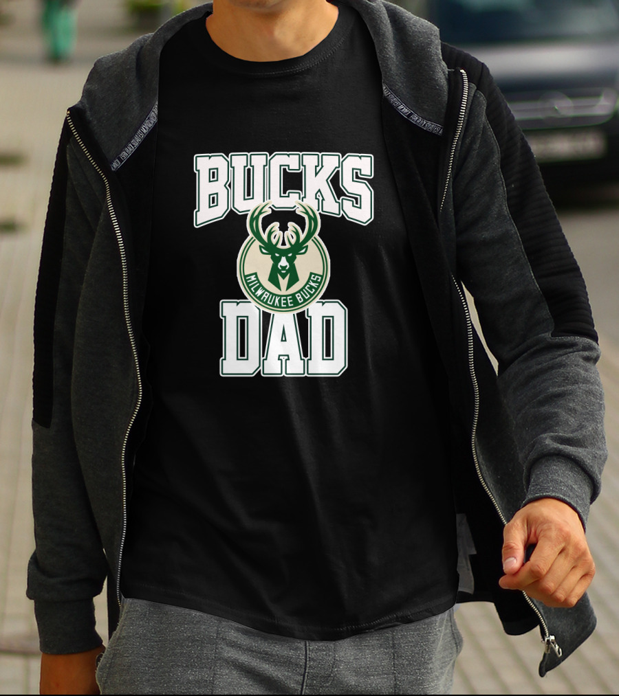 Milwaukee Bucks Dad Father's Day Bucks Dad T-Shirt