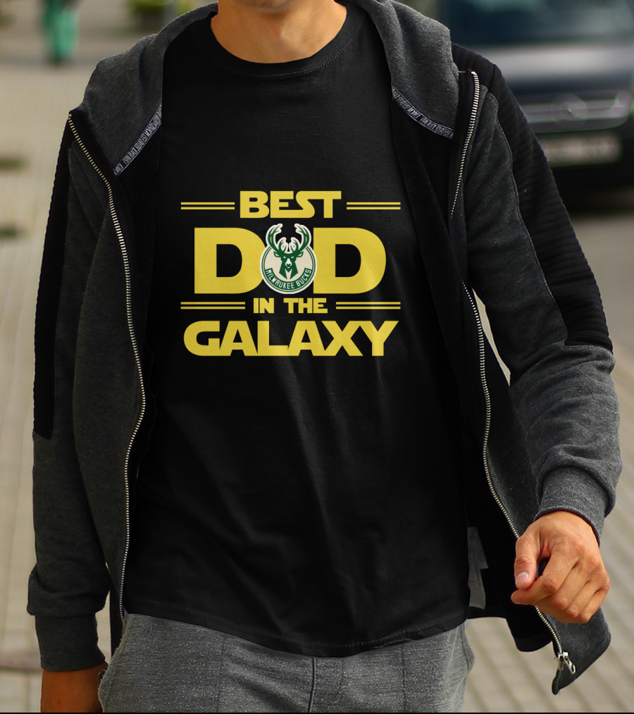 Best Milwaukee Bucks Dad In The Galaxy With Bucks T-Shirt