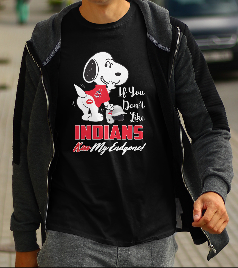 If You Don't Like Indians Kiss My Endzone Snoopy T-Shirt