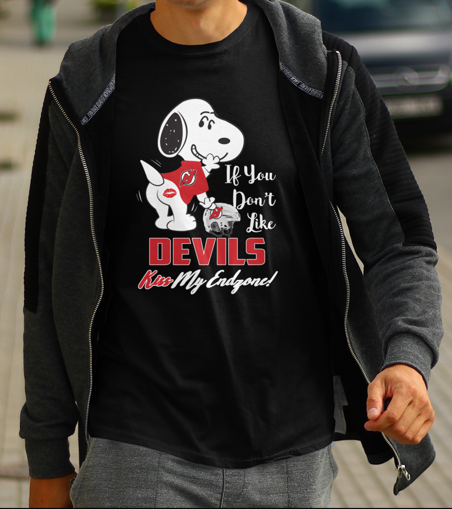 Snoopy New Jersey Devils If You Don’t Like Devils Kiss My Endzone T-Shirt