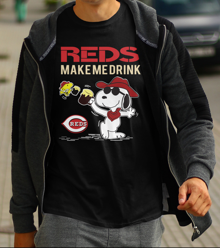 Reds Make Me Drink Snoopy Cincinnati Reds Fans T-Shirt