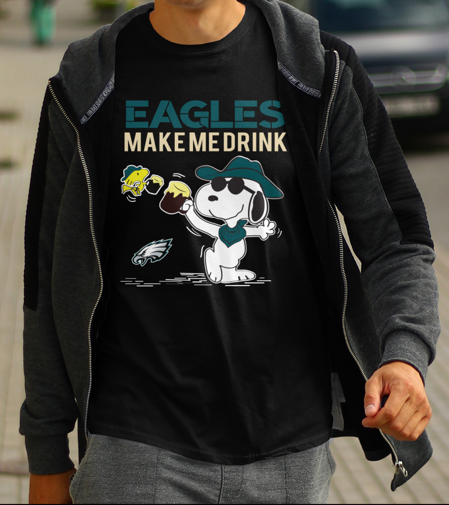 Eagles Make Me Drink Snoopy Philadelphia Eagles Fans T-Shirt