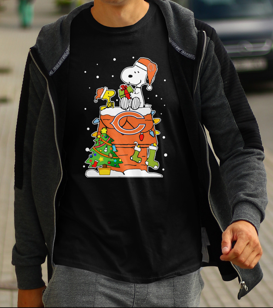 Chicago Bears Snoopy Christmas Ensemble T-Shirt
