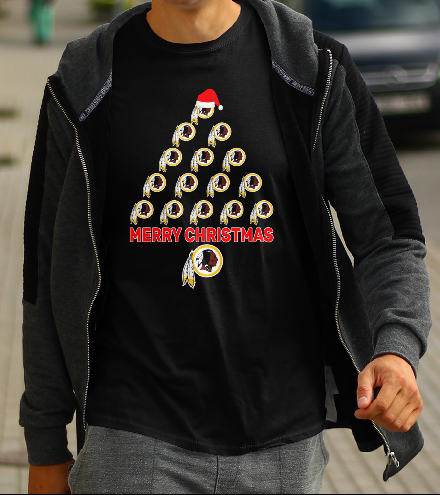 Merry Christmas Tree For Washington Redskins Fans With Santa Hat T-Shirt