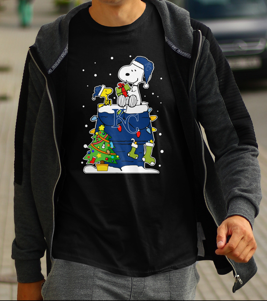 Kansas City Royals Snoopy Winter Christmas Gift Scene T-Shirt