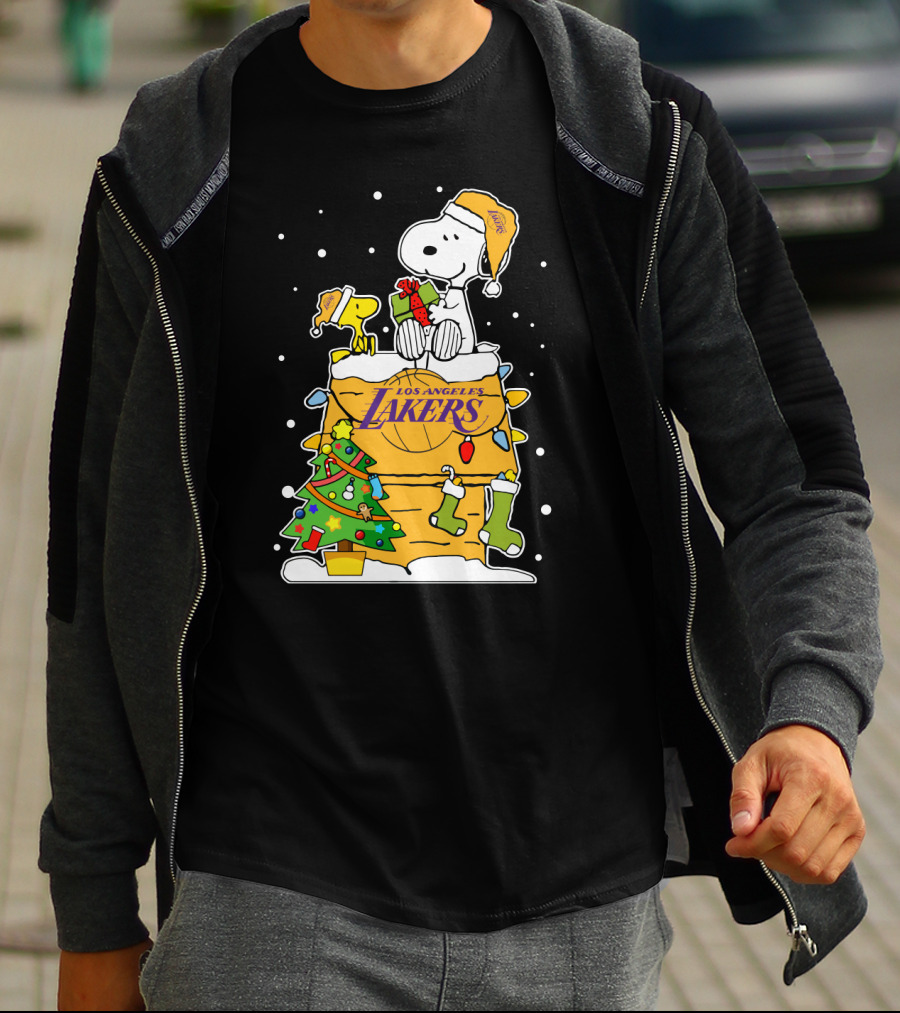 Los Angeles Lakers Christmas Snoopy And Woodstock Holiday Scene T-Shirt