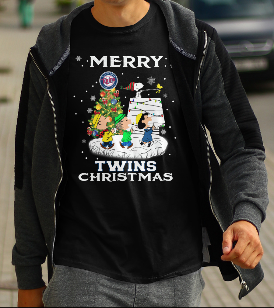 Merry Minnesota Twins Christmas With Snoopy And Peanuts Characters T-Shirt