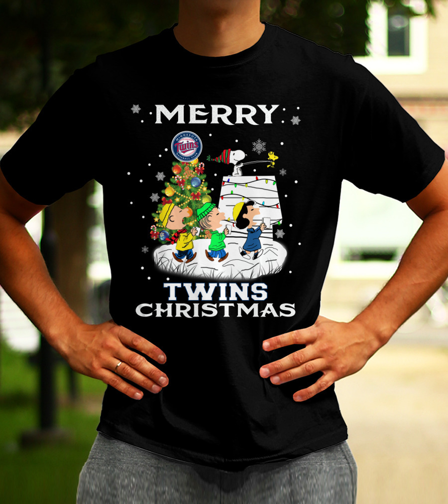 Merry Minnesota Twins Christmas With Snoopy And Peanuts Characters T-Shirt
