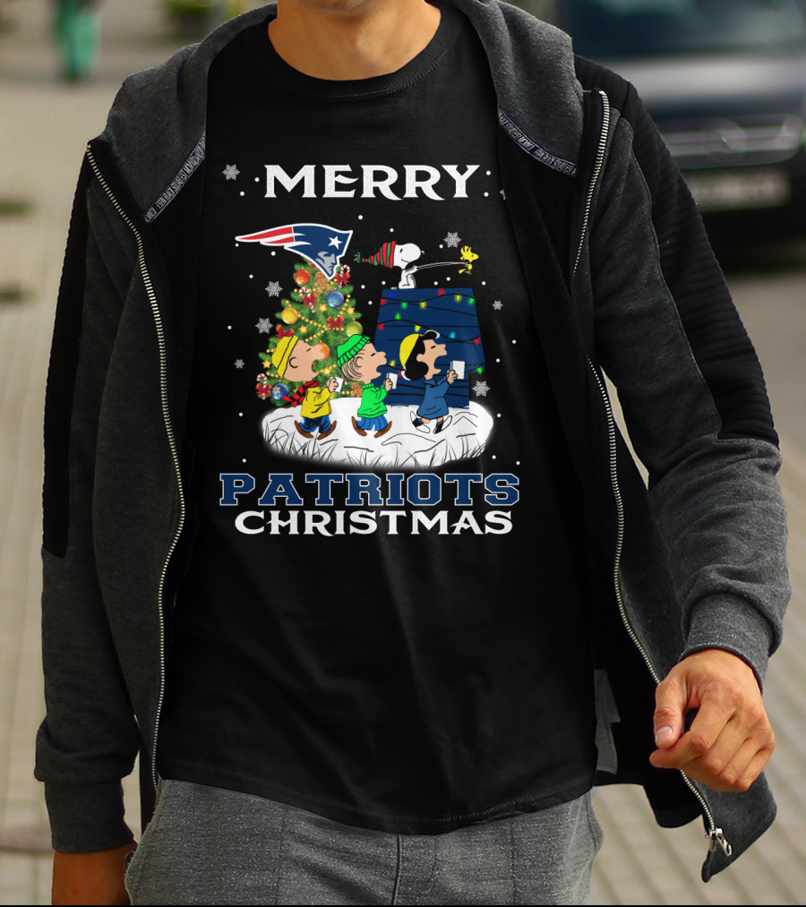 Merry Patriots Christmas Snoopy New England T-Shirt