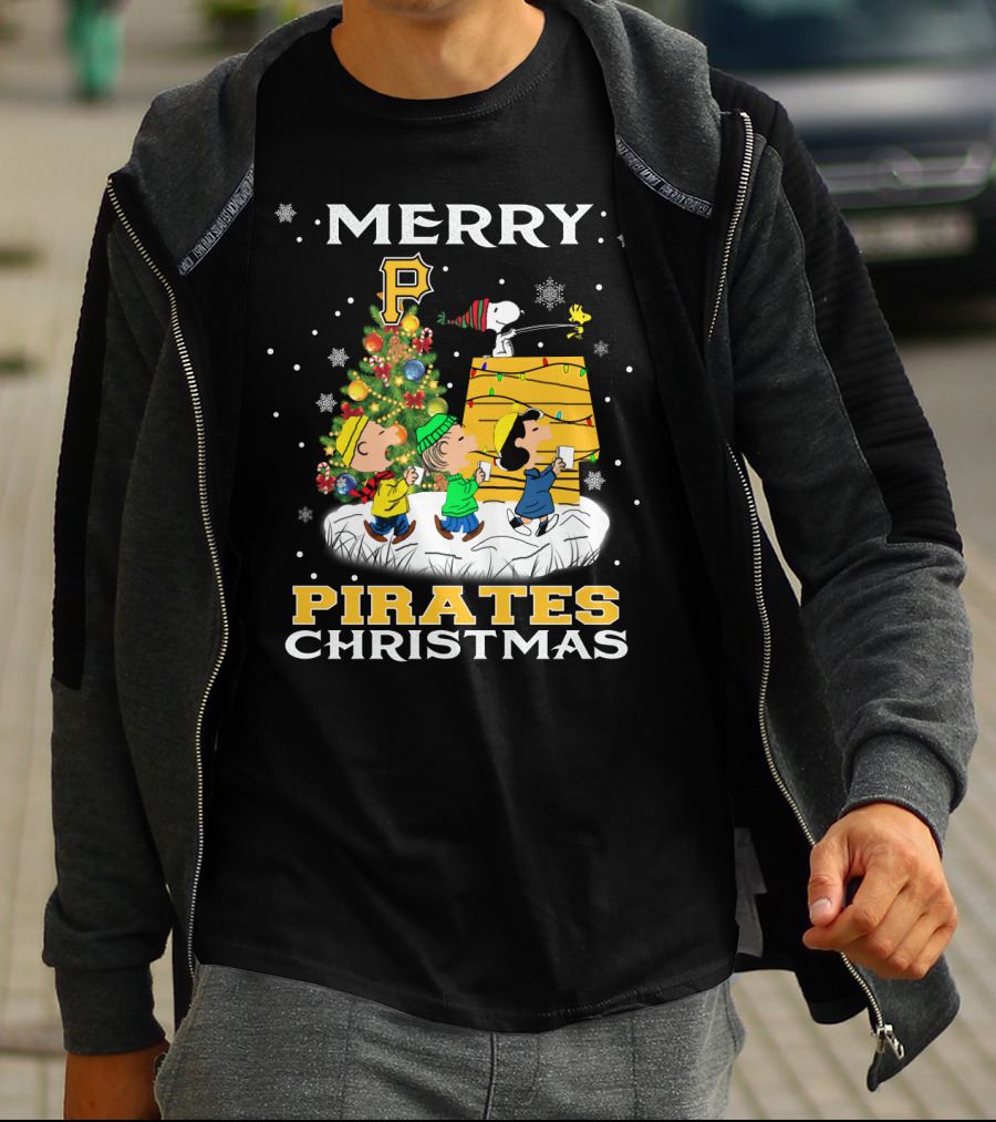 Merry Pittsburgh Pirates Christmas With Snoopy And Peanuts Characters T-Shirt