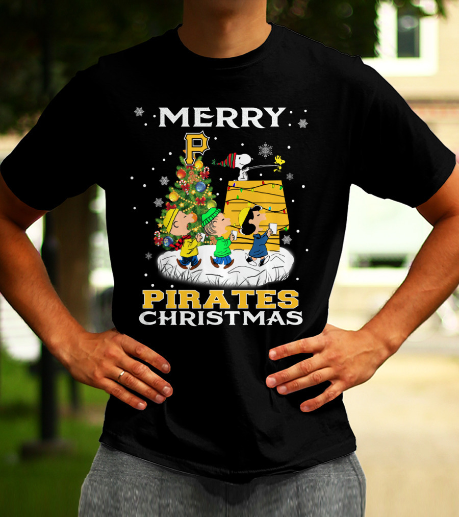 Merry Pittsburgh Pirates Christmas With Snoopy And Peanuts Characters T-Shirt