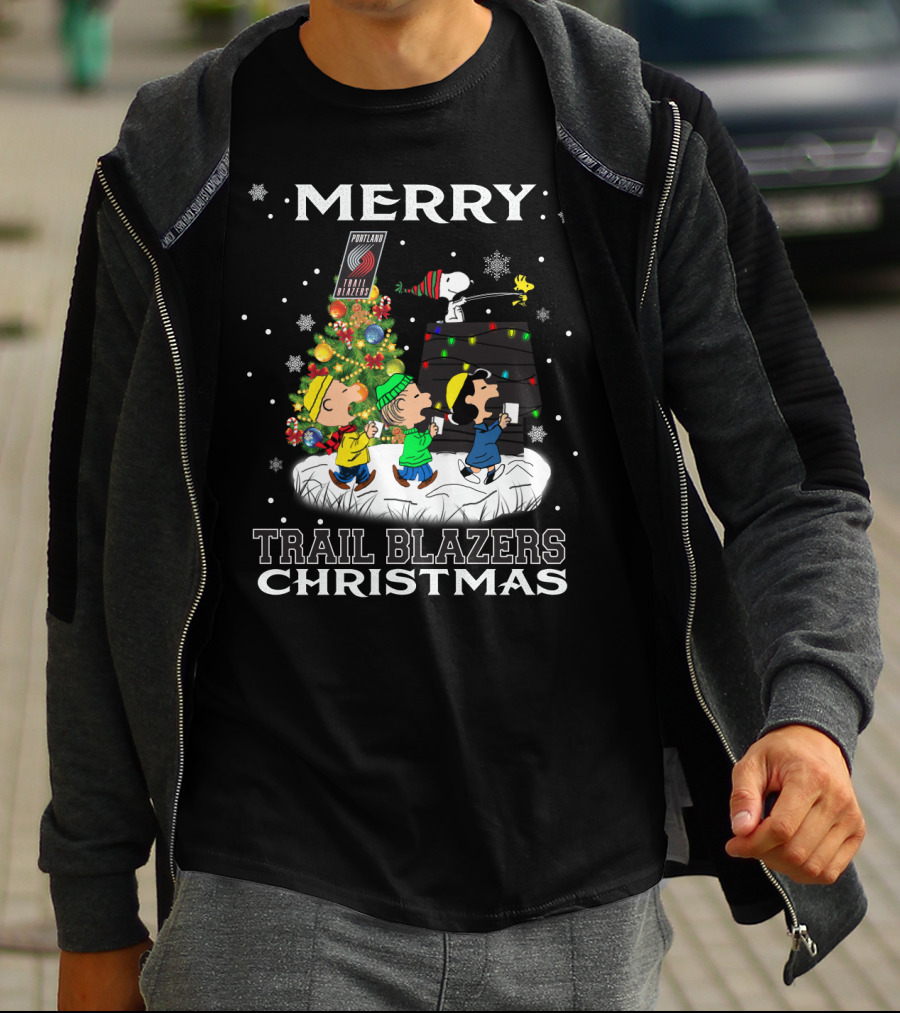 Merry Portland Trail Blazers Christmas Snoopy And Peanuts Characters T-Shirt