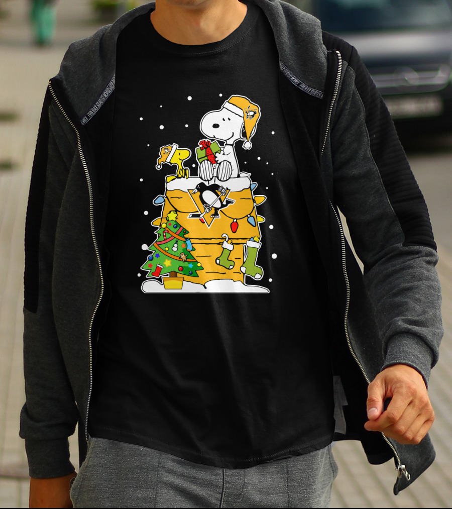 Snoopy And Woodstock With Pittsburgh Penguins Christmas Hockey T-Shirt
