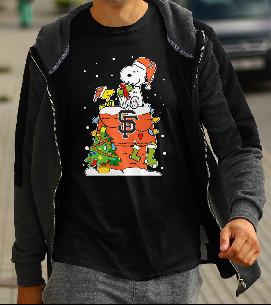 San Francisco Giants Snoopy Christmas With Beagle And Woodstock T-Shirt