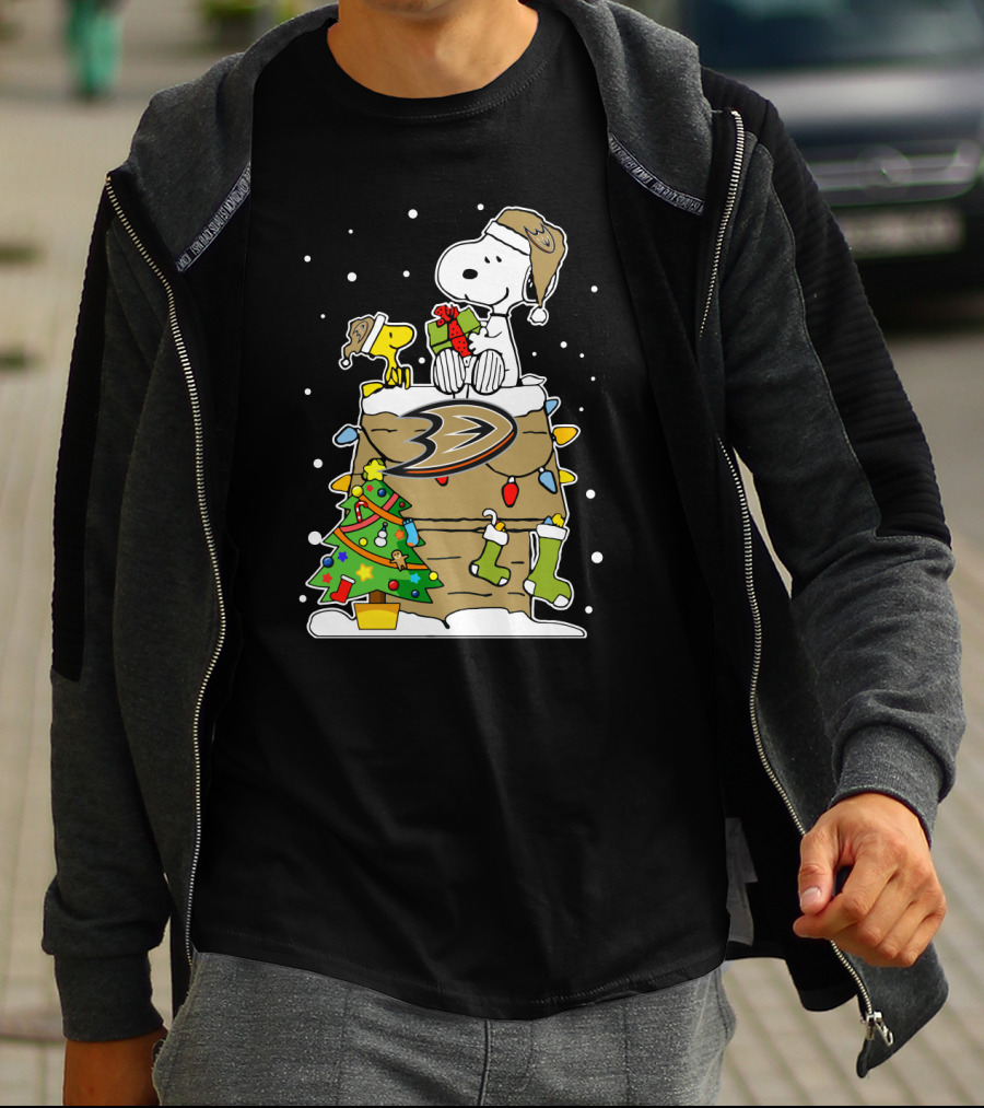 Anaheim Ducks Christmas Snoopy And Woodstock With Gifts T-Shirt