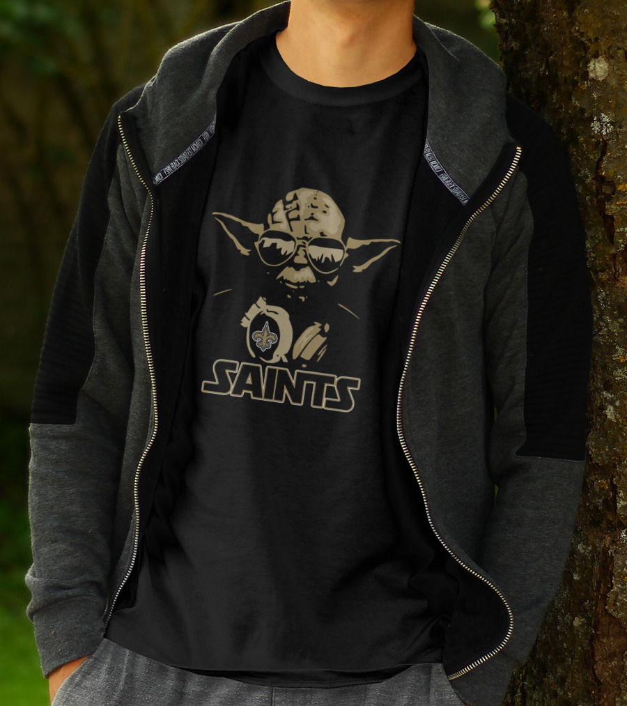 Yoda Wearing New Orleans Saints Logo Reflective Sunglasses With Star Wars Style Saints T-Shirt