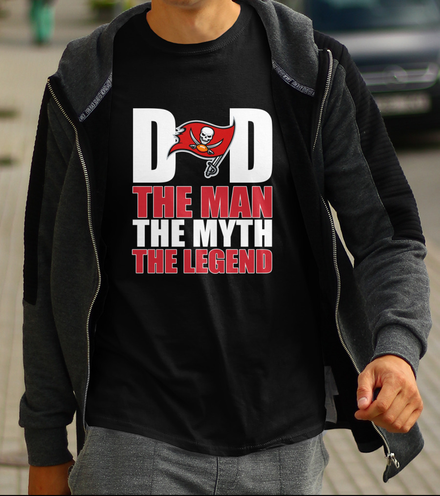 Tampa Bay Buccaneers Dad The Man The Myth The Legend Father's Day T-Shirt