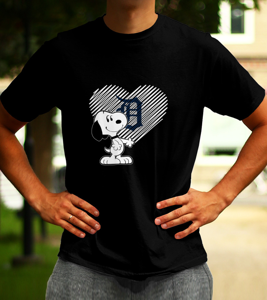Detroit Tigers Snoopy Heart T-Shirt