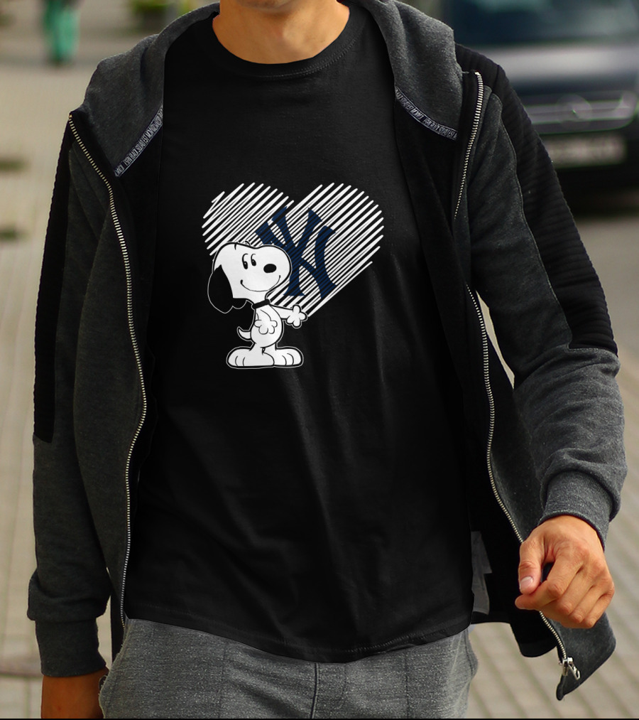 Snoopy Heart Sketch New York Yankees Fan Love T-Shirt