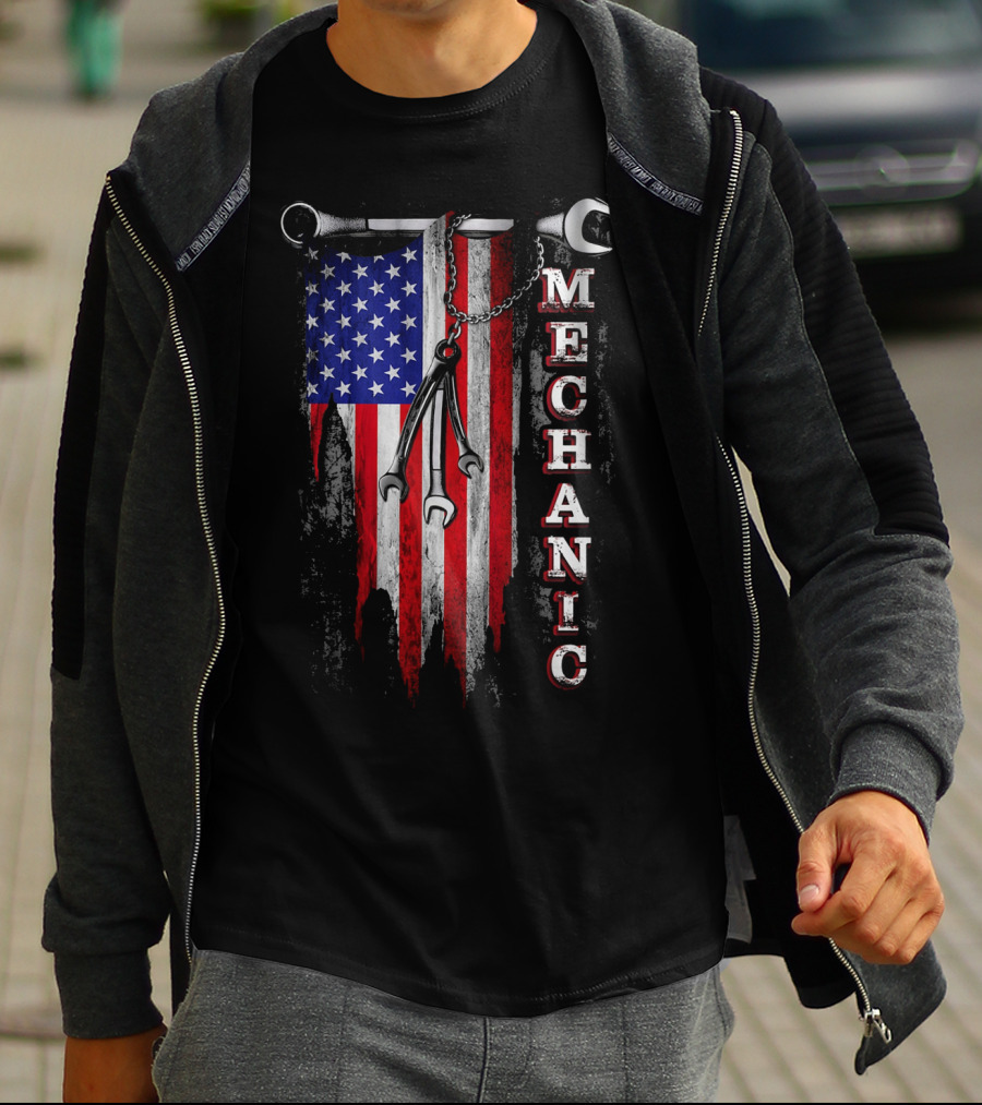 Mechanic American Flag Wrenches Chains USA T-Shirt