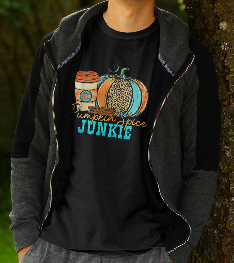 Pumpkin Spice Junkie Coffee Cup With Stylish Pumpkin And Cinnamon Sticks T-Shirt