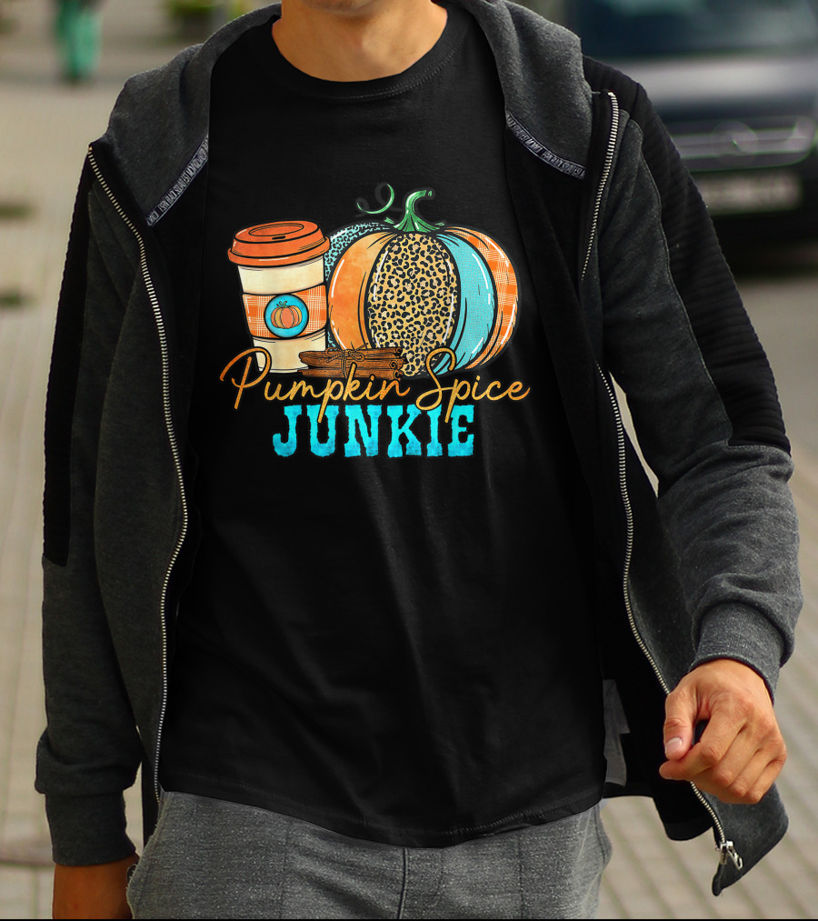 Pumpkin Spice Junkie Coffee Cup With Stylish Pumpkin And Cinnamon Sticks T-Shirt