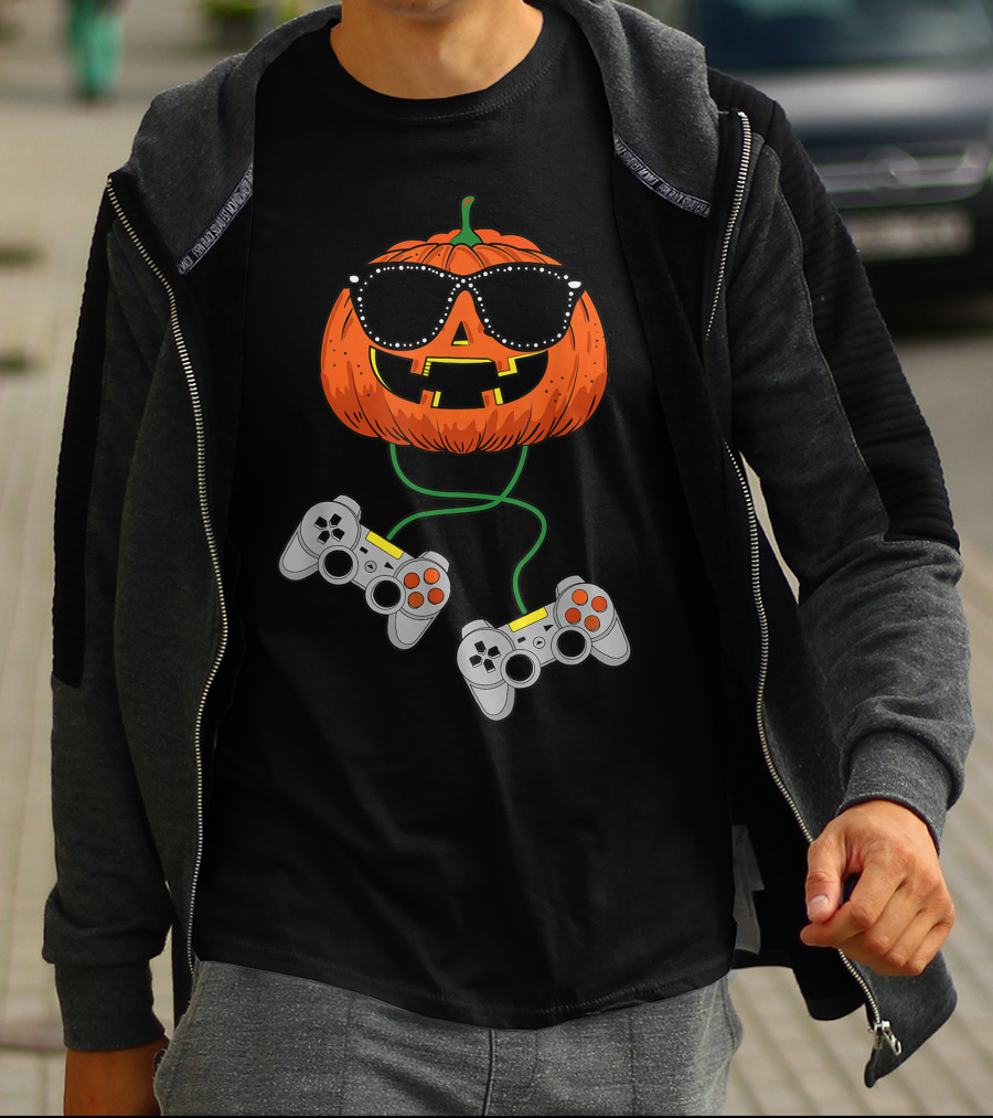 Halloween Jack O Lantern Gamer With Sunglasses And Game Controllers T-Shirt