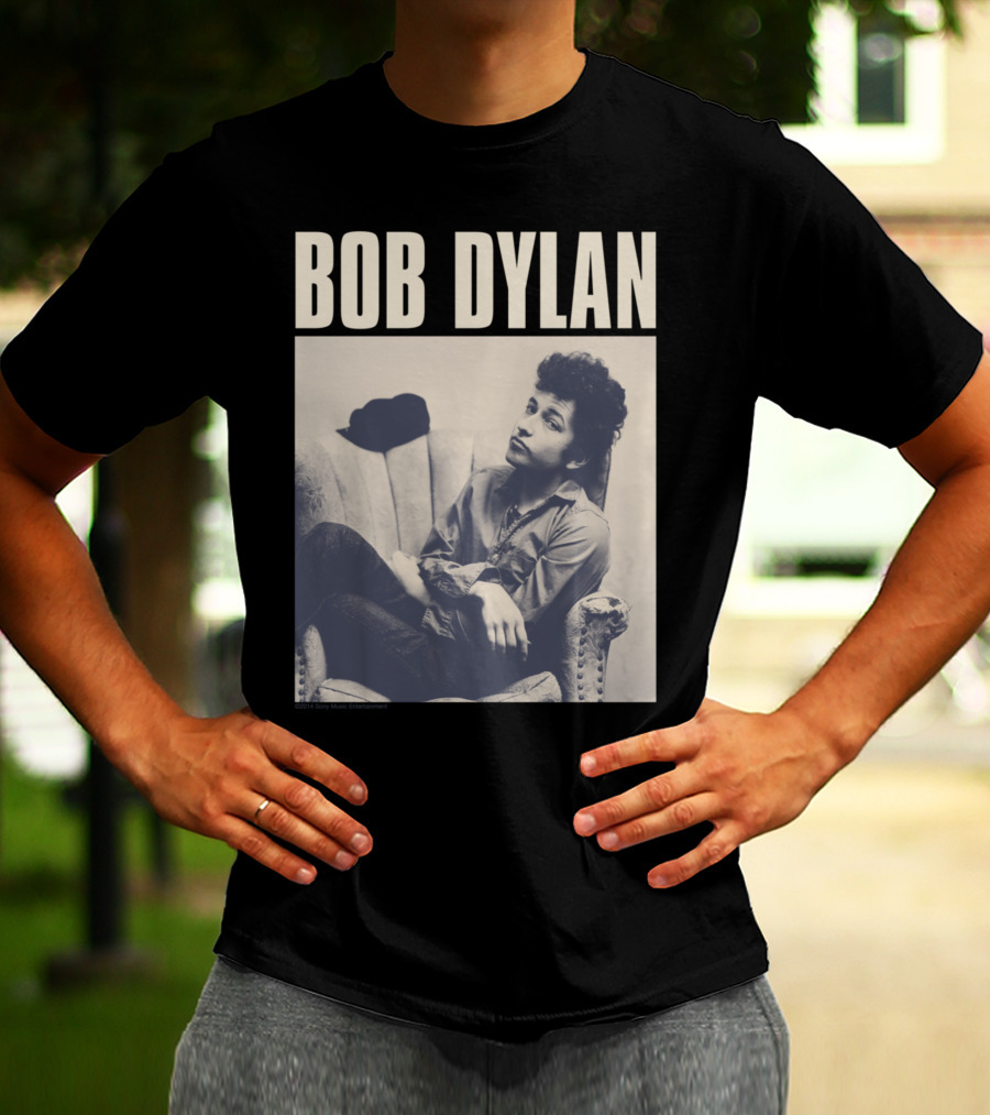 Bob Dylan Sitting On Chair Iconic Photo T-Shirt