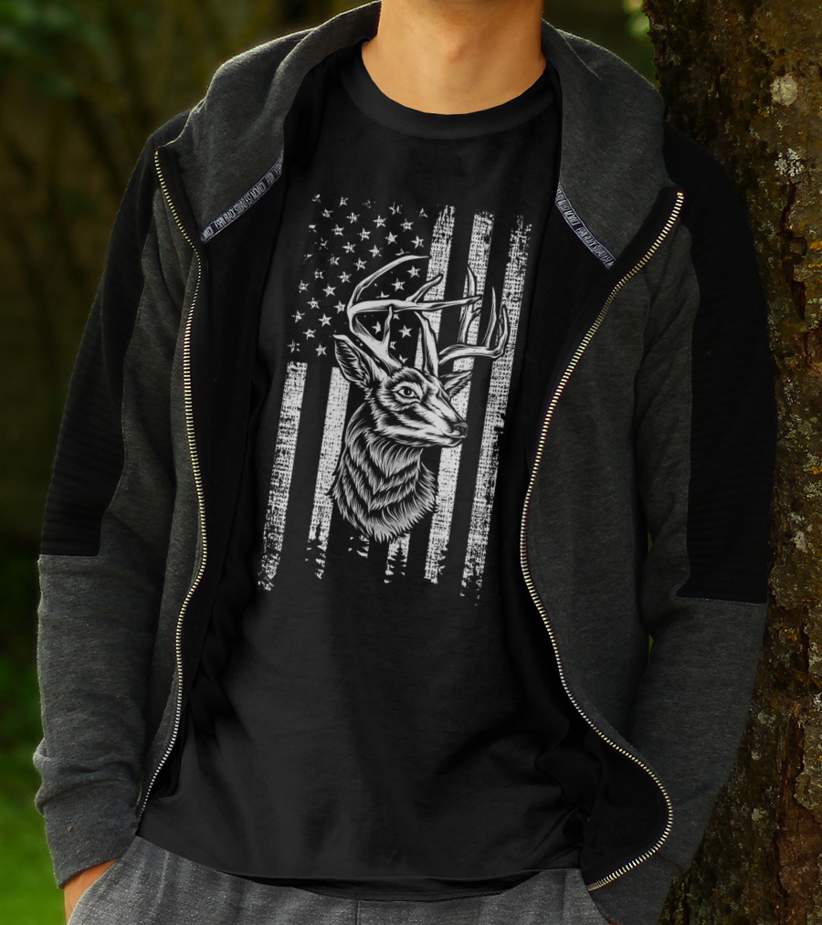 Deer Hunting Hunter Deer Head Antler With American Flag Background T-Shirt