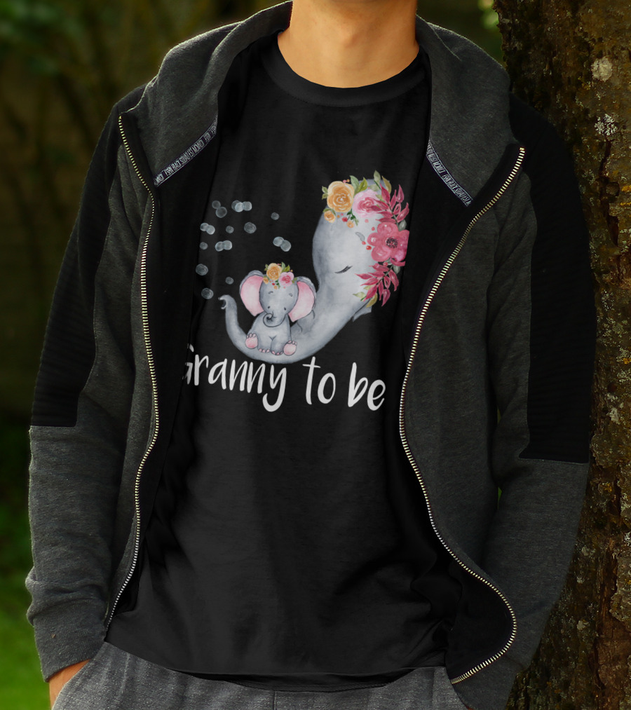 Granny To Be Elephant Baby Shower Floral For Girl T-Shirt