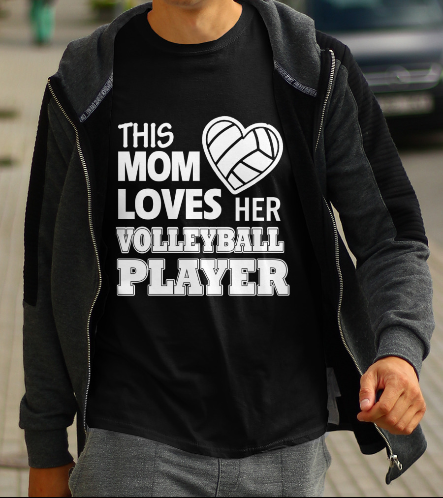 This Mom Loves Her Volleyball Player Heart T-Shirt