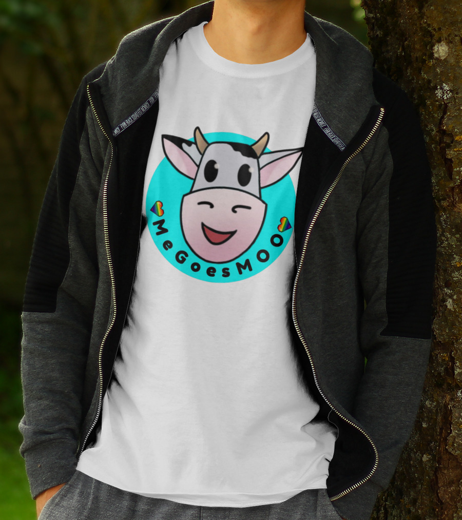 MeGoesMOO Cute Cow Face With Rainbow Hearts T-Shirt