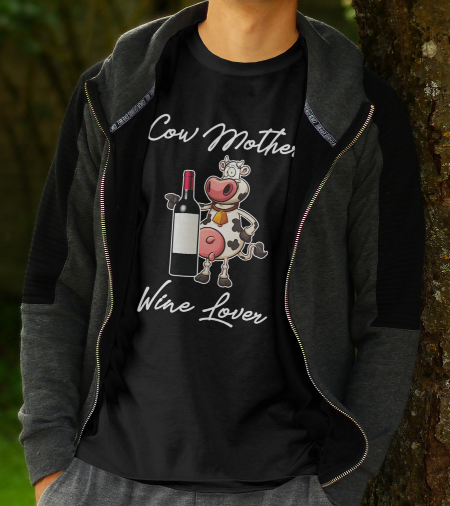 Cow Mother Wine Lover Funny Cow With Wine Bottle T-Shirt
