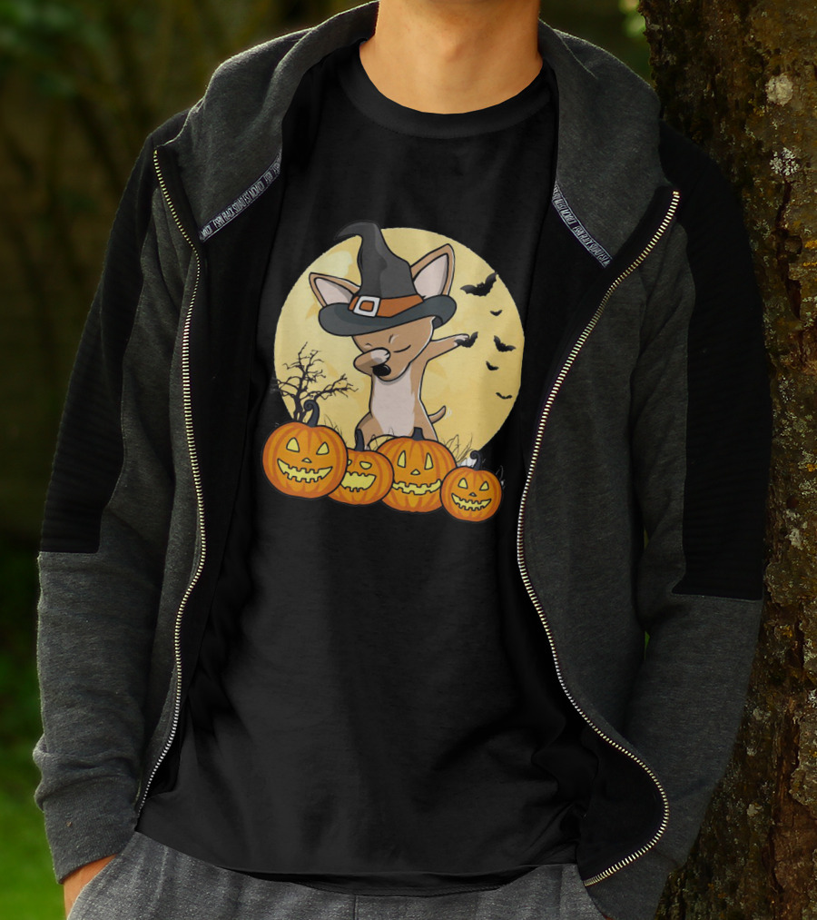 Chihuahua Dabbing In Witch Hat With Pumpkins Halloween Moon Background T-Shirt