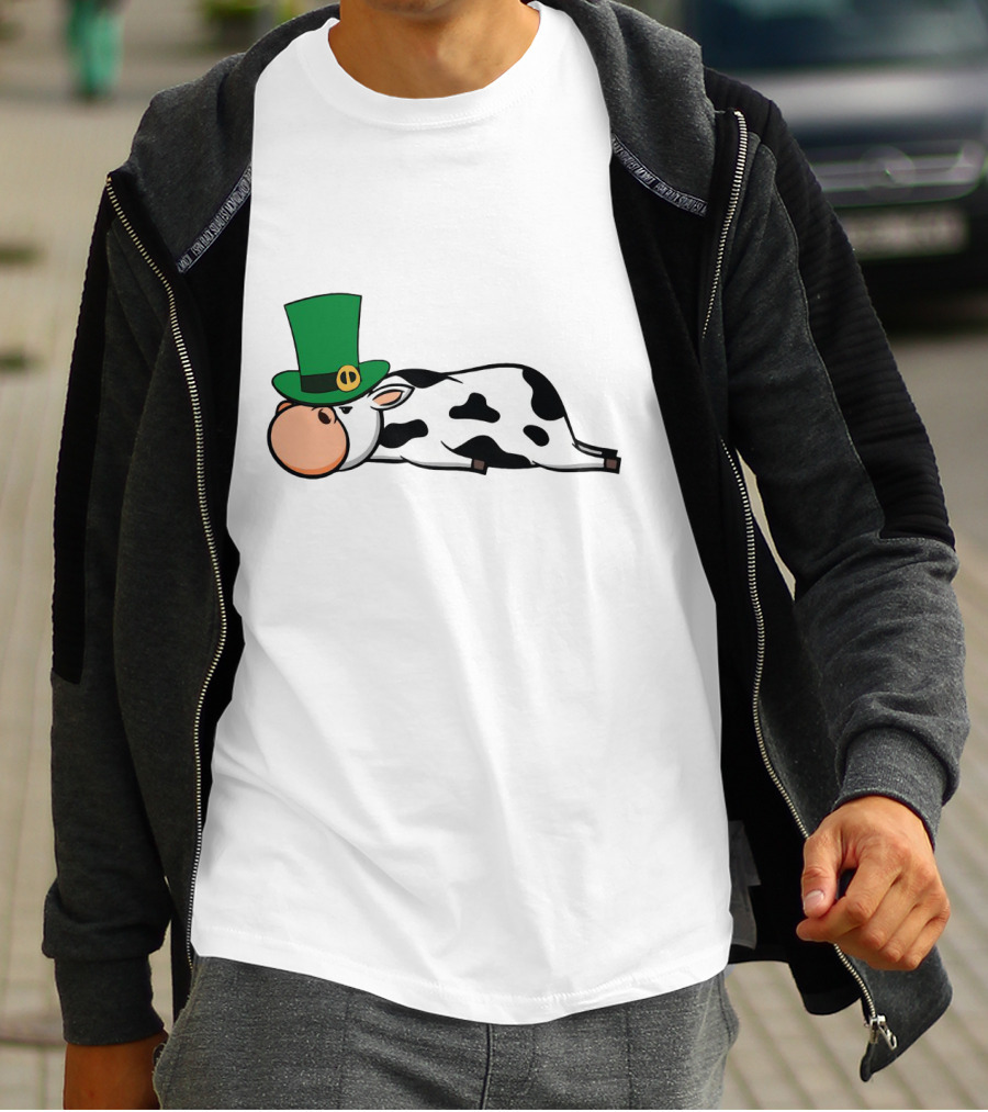 St Patricks Day Drunken Beer Party Cow With Irish Leprechaun Hat T-Shirt