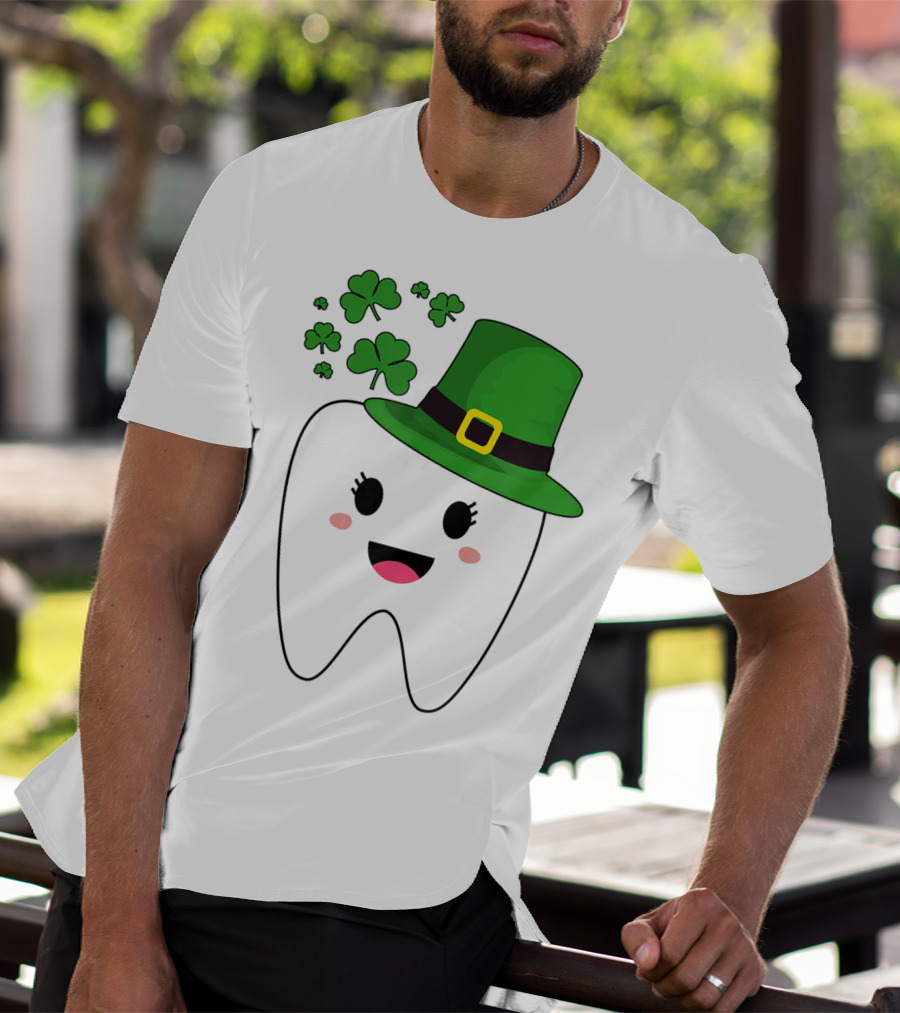 Cute Tooth With Hat Dental Assistant Shamrock St Patrick's Day T-Shirt