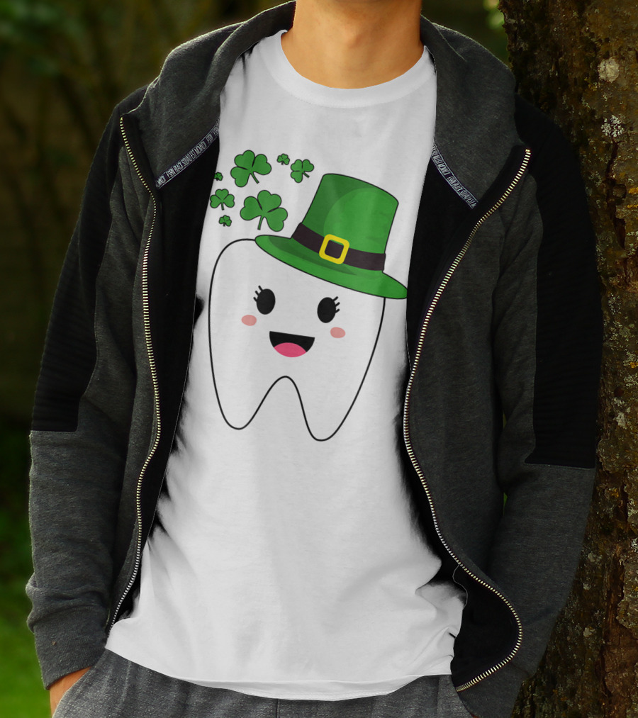 Cute Tooth With Hat Dental Assistant Shamrock St Patrick's Day T-Shirt