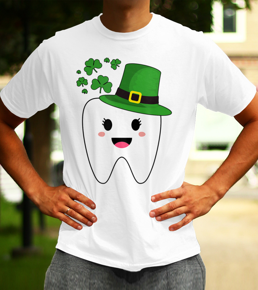 Cute Tooth With Hat Dental Assistant Shamrock St Patrick's Day T-Shirt
