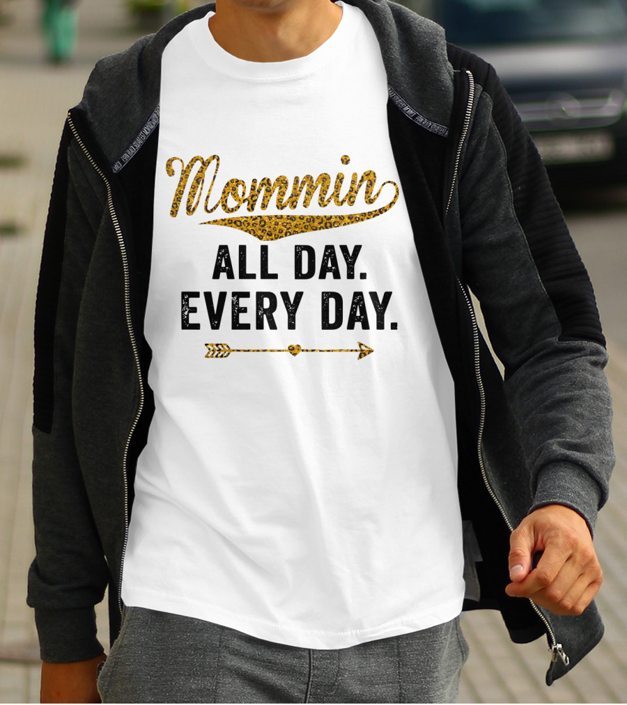 Mommin All Day Every Day Leopard Print Arrow T-Shirt
