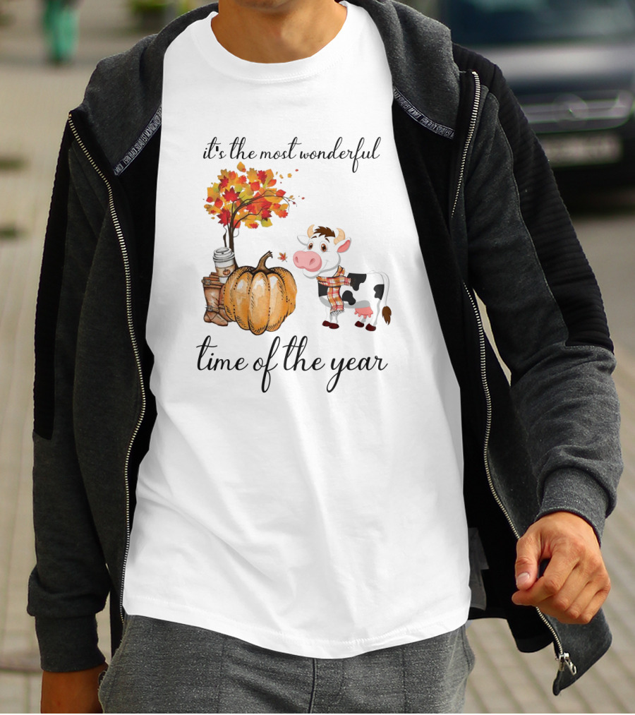 It's The Most Wonderful Time Of The Year Cows Autumn Leaves Pumpkin Cozy Plaid T-Shirt
